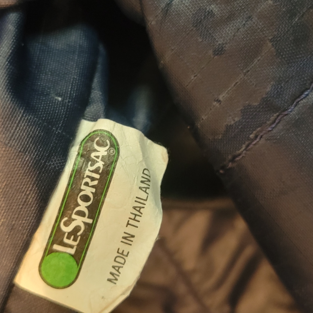 Lesportsac duffle bag. - Picture 11 of 14